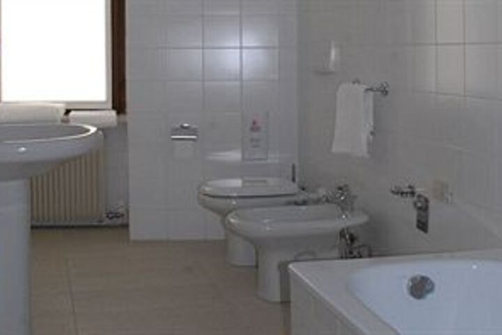 Room 3 of 31