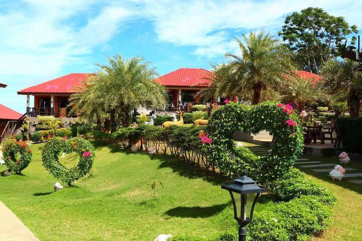 Hotel Exterior 55 of 107