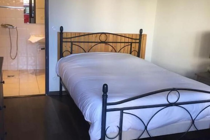 Room 11 of 68
