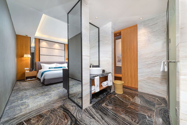 Room 9 of 21