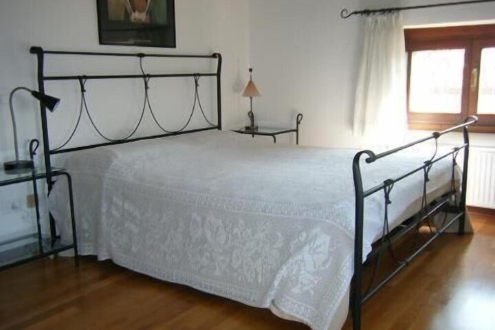 Room 4 of 37