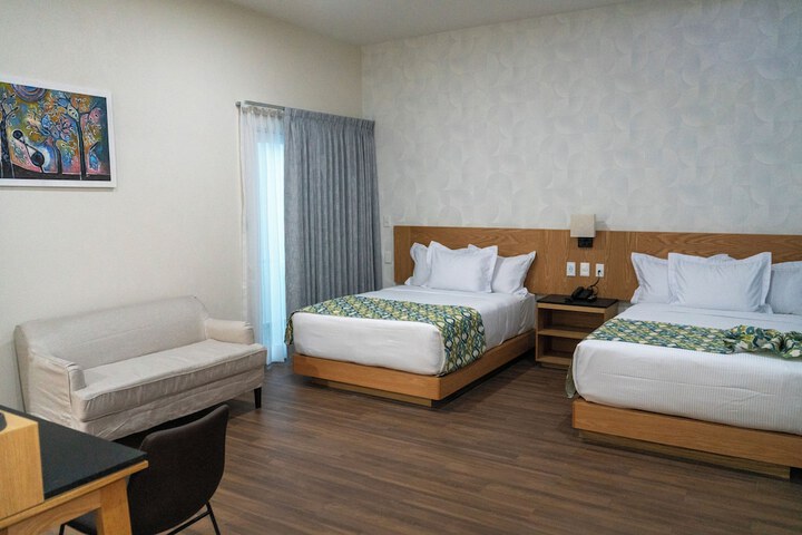 Room 7 of 33