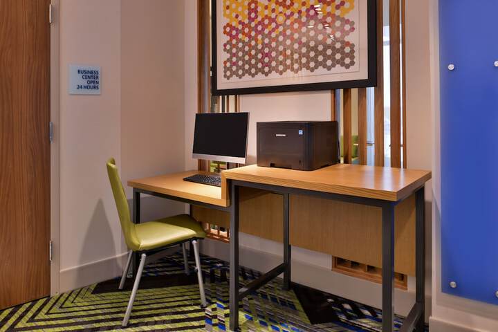 Business Center 57 of 64