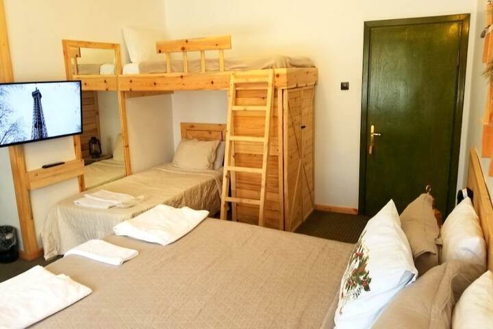 Room 16 of 78