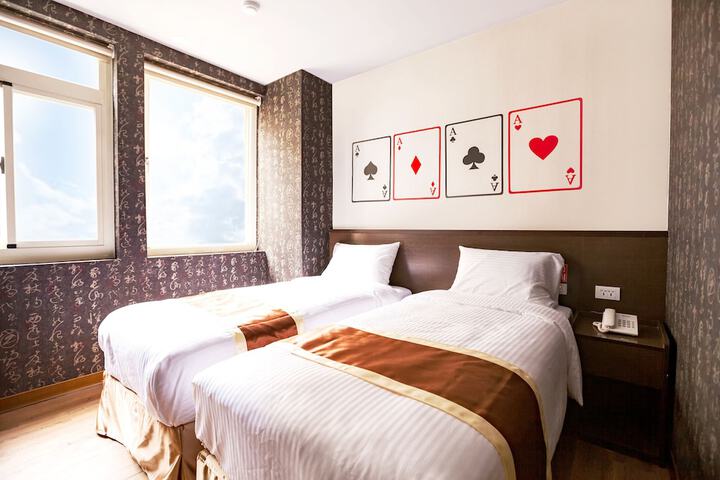 Room 9 of 65