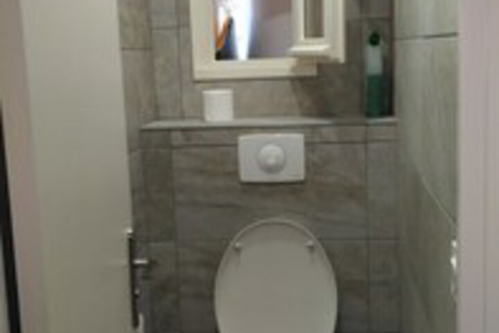 Room 3 of 44