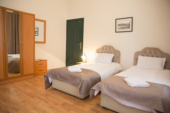Room 10 of 79