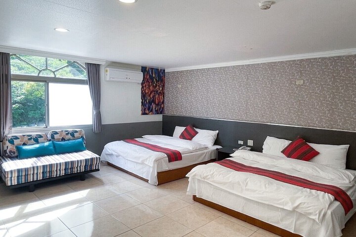 Room 16 of 36