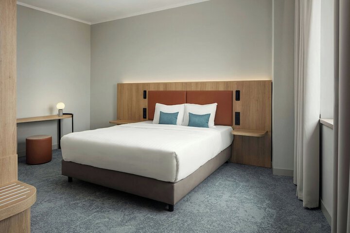 Room 3 of 61