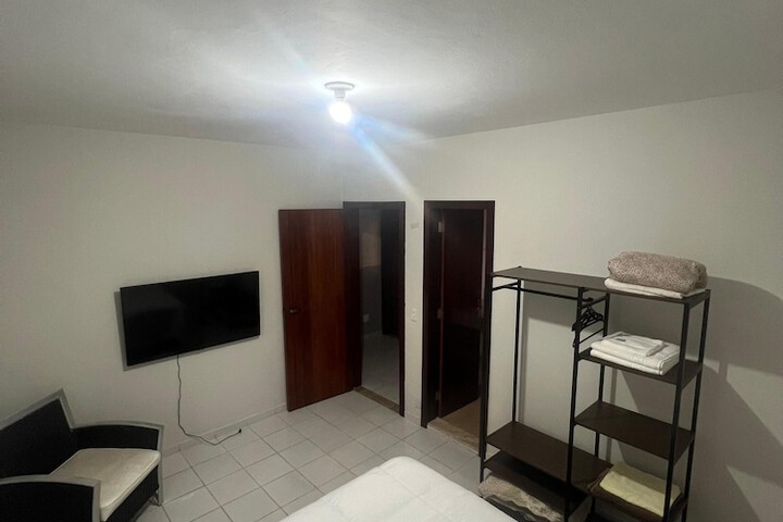 Room 5 of 28