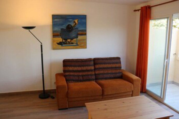 Room 9 of 18