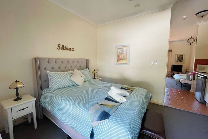 Room 2 of 214