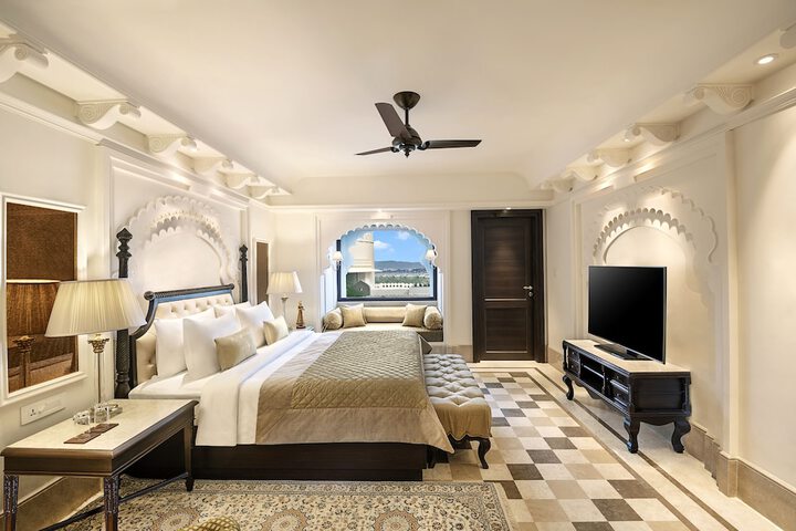 Room 8 of 79
