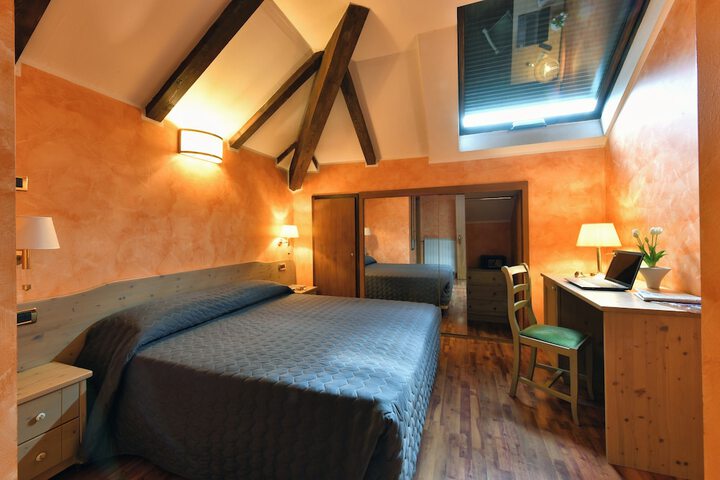 Room 13 of 52