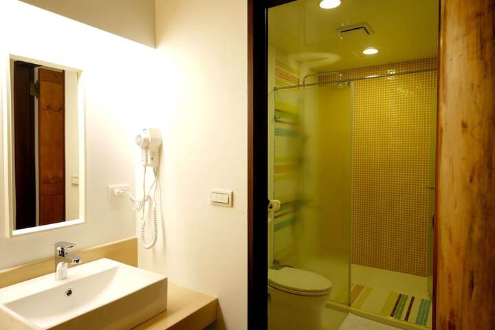 Room 20 of 34