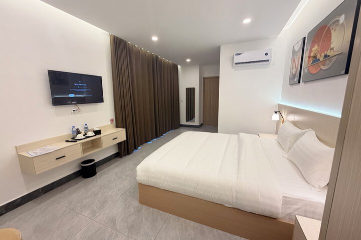 Room 10 of 68