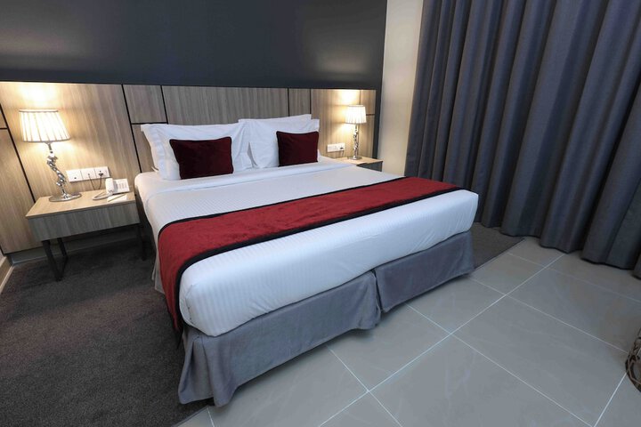 Room 14 of 65