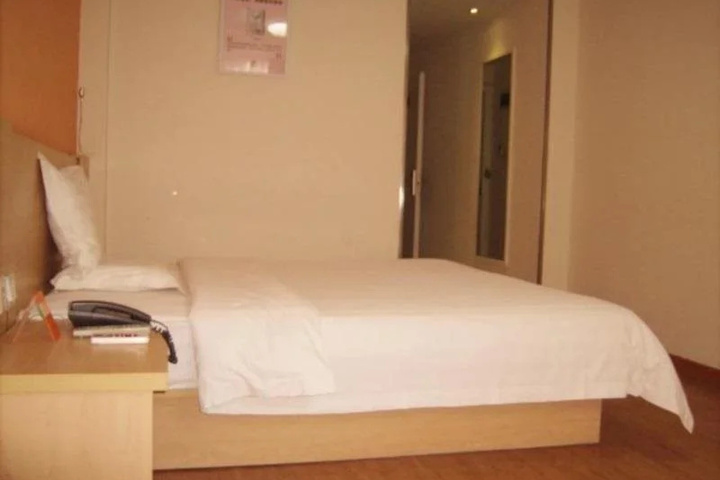 Room 3 of 17