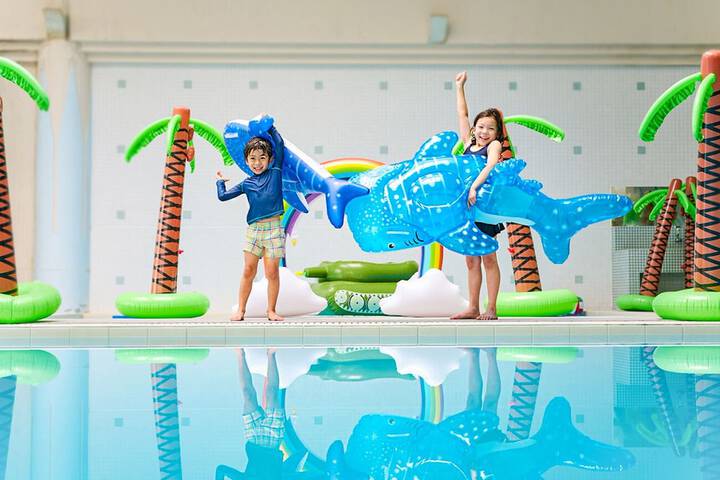 Hotel with Pool