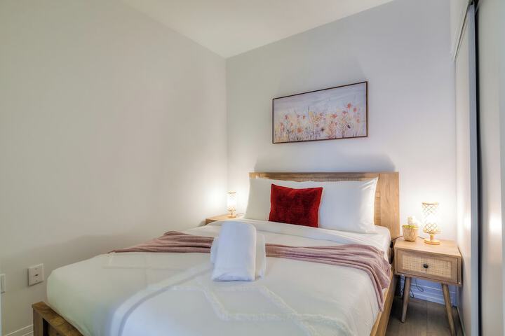 Room 93 of 652