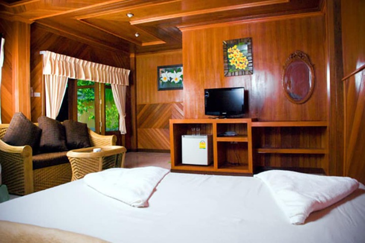 Room 8 of 60