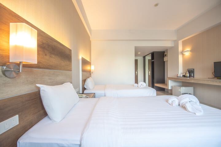 Room 25 of 146
