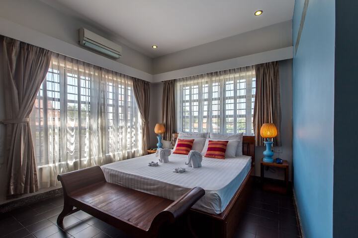 Room 15 of 146
