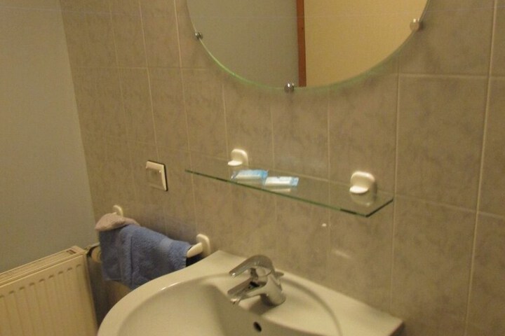 Room 5 of 19