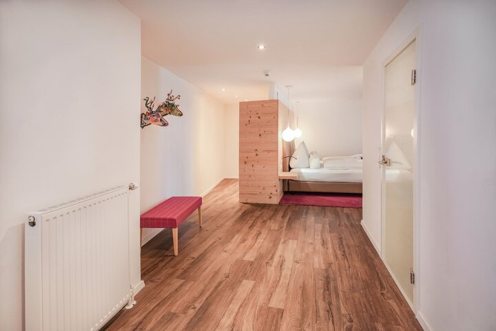 Room 73 of 173