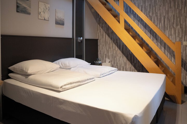Room 15 of 43