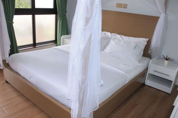 Room 5 of 27
