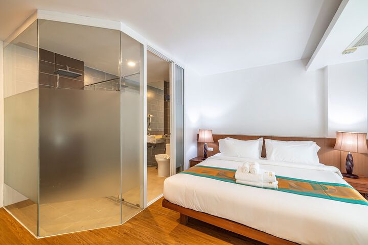 Room 37 of 72