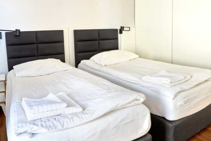 Room 37 of 210