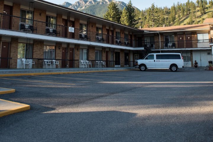 Radium Park Lodge