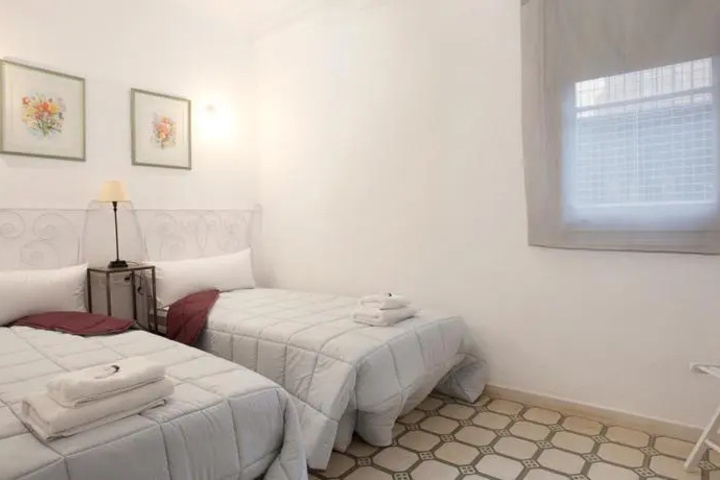 Room 3 of 8