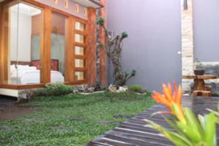 Tingal Laras Art House Homestay