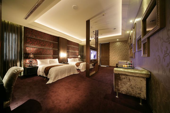 Room 35 of 65