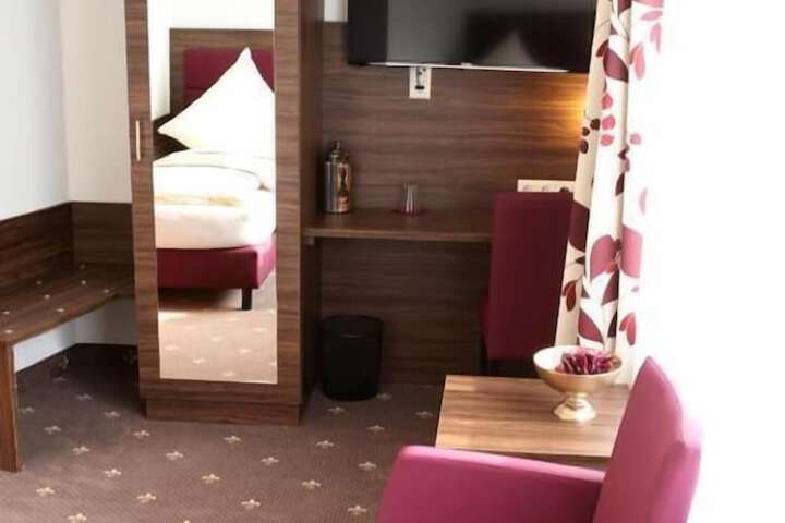 Room 26 of 65