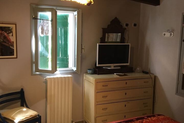 Room 42 of 153