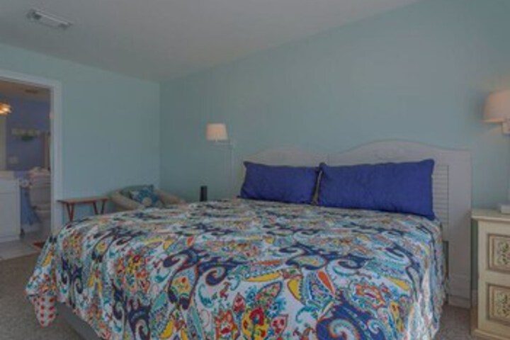 Room 72 of 77