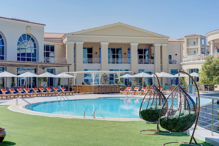 Hotel with Pool