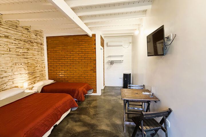 Room 21 of 104