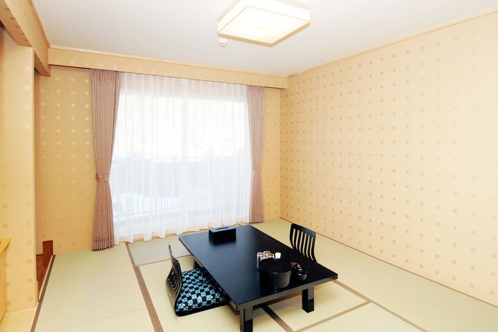 Room 6 of 35