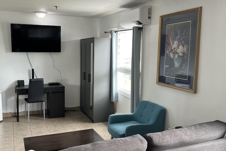 Room 14 of 65