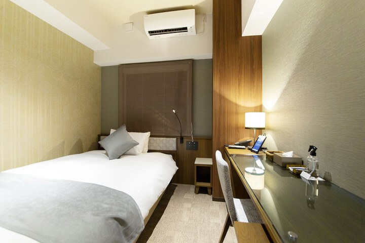 Room 9 of 62