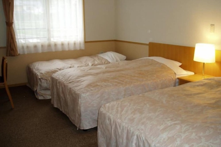 Room 7 of 40