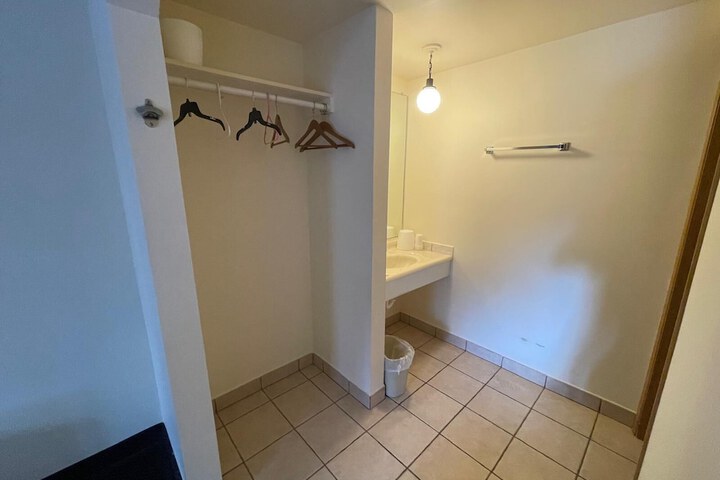 Room 12 of 23