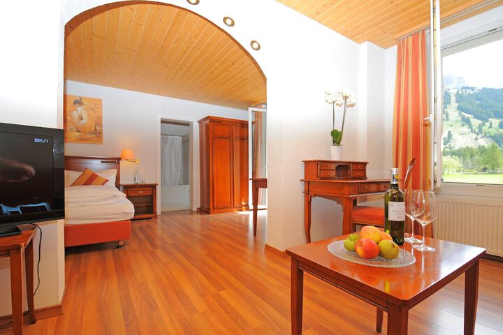 Room 28 of 140