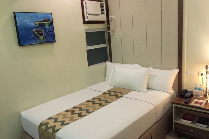 Room 9 of 43