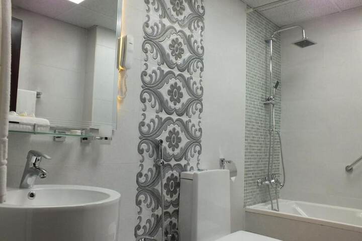Room 15 of 30